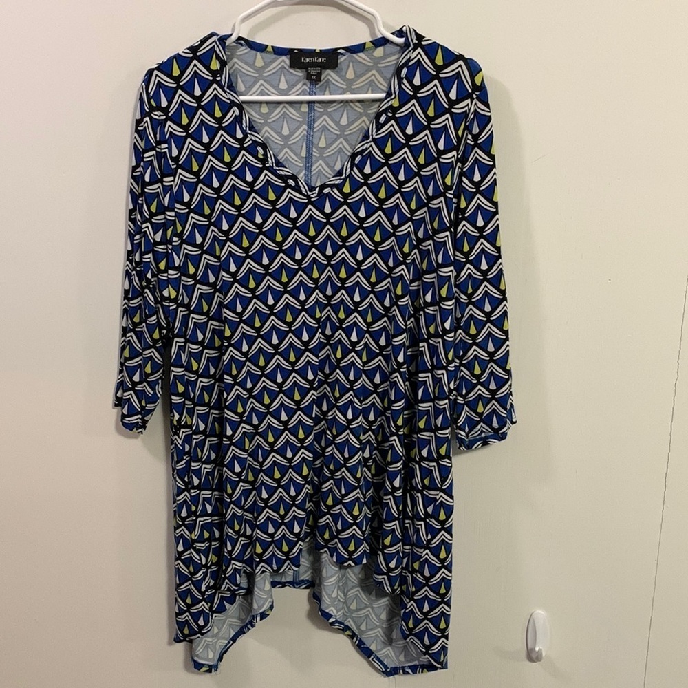Karen Kane V Neck shark Bite high low flared top very good condition Sz 1X
